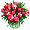 Valentijn boeket rode en roze rozen met hartjes